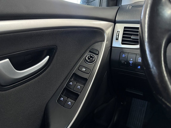 Hyundai i30 12 of 23
