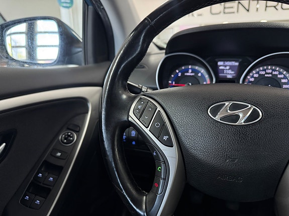 Hyundai i30 10 of 23