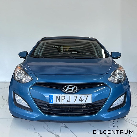 Hyundai i30 2 of 5