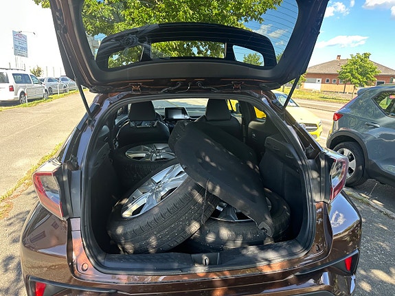Toyota C-HR 8 of 8
