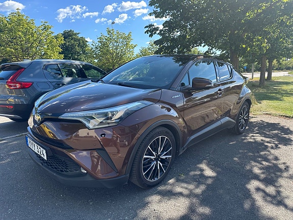 Toyota C-HR 6 of 8