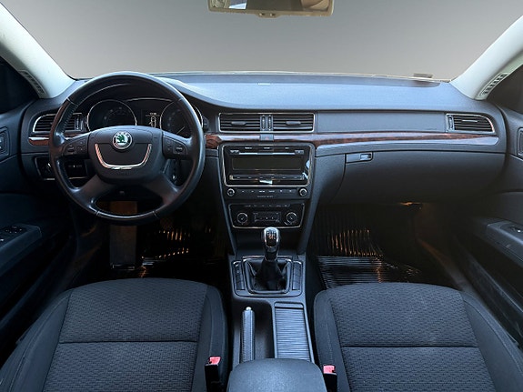 Skoda Superb 7 of 10