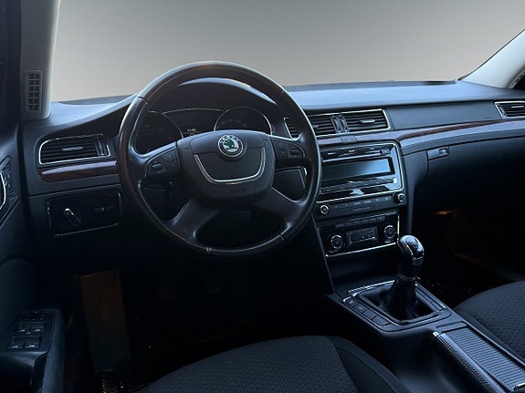 Skoda Superb 6 of 10