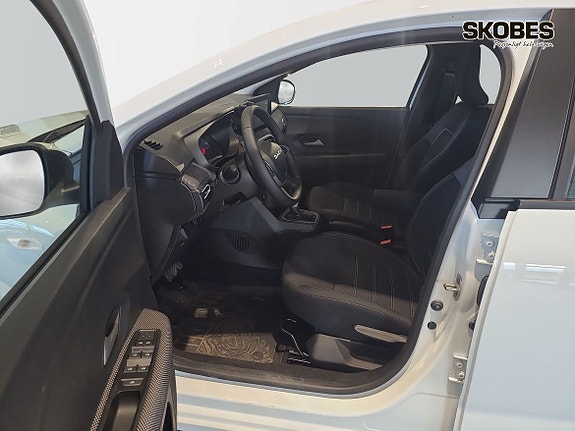 Dacia Sandero 9 of 19