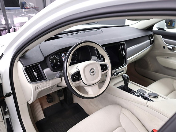 Volvo V90 14 of 30