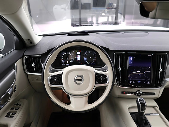 Volvo V90 22 of 30