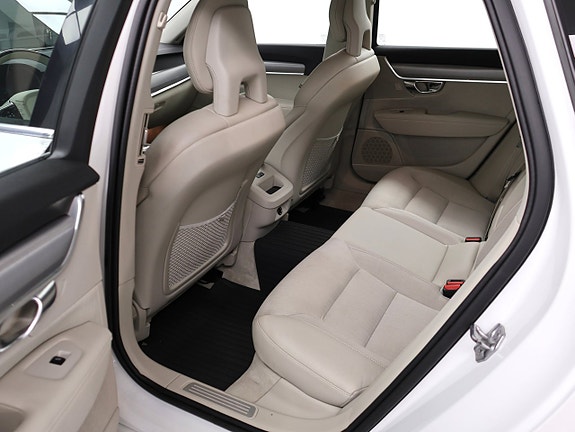 Volvo V90 25 of 30