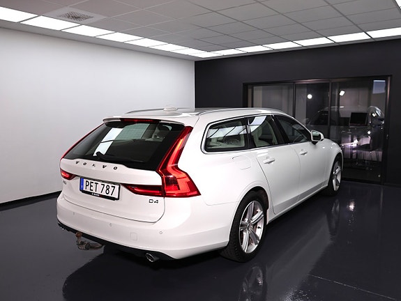 Volvo V90 10 of 30