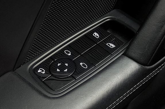 Porsche 911 Carrera 4S 18 of 30