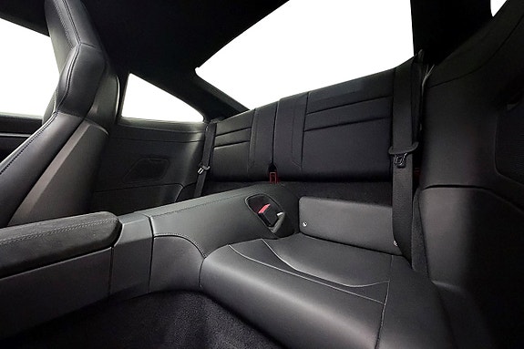 Porsche 911 Carrera 4S 14 of 30