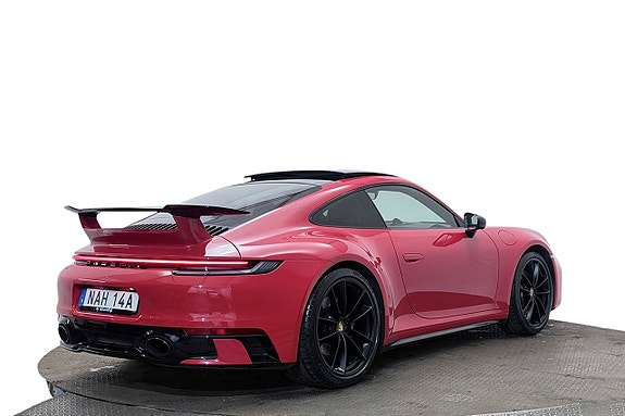 Porsche 911 Carrera 4S 6 of 30