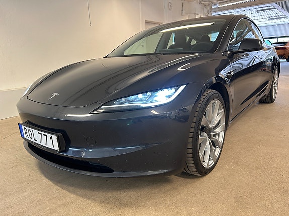 Tesla Model 3 2 of 26