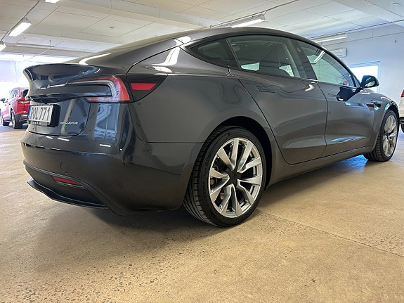 Tesla Model 3 6 of 26