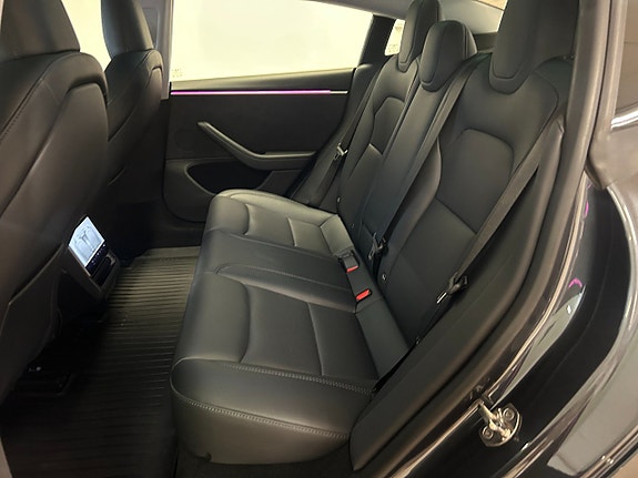 Tesla Model 3 15 of 26