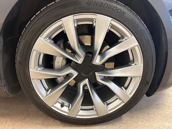 Tesla Model 3 24 of 26