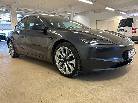 Tesla Model 3 5 of 26