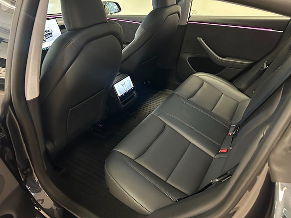 Tesla Model 3 14 of 26