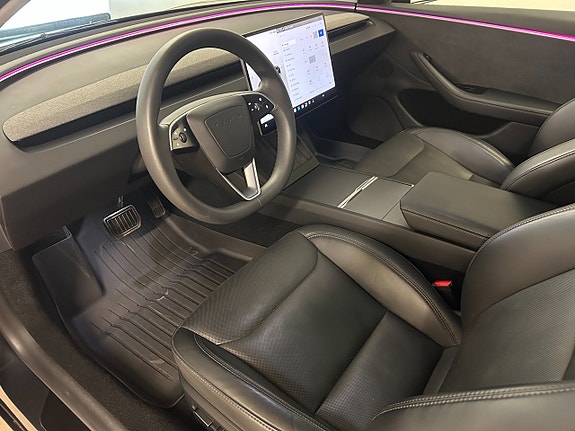 Tesla Model 3 9 of 26