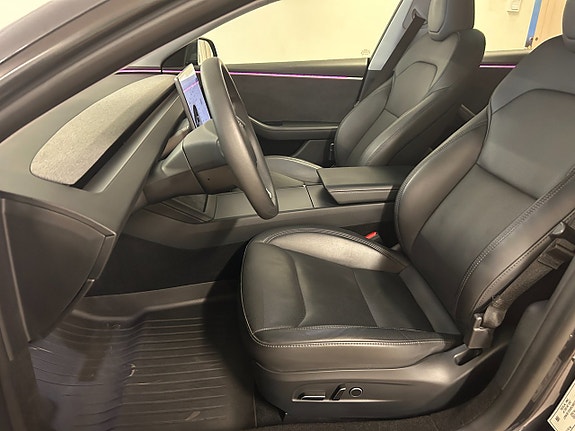 Tesla Model 3 10 of 26
