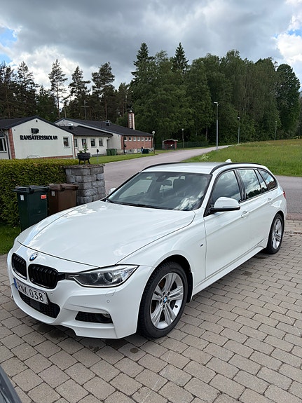 BMW 320d 3 of 5