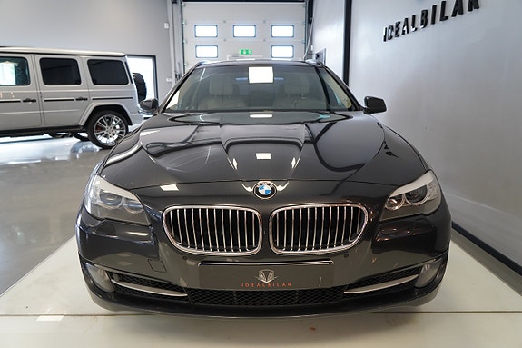 BMW 520d 2 of 5