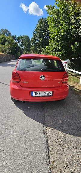 Volkswagen Polo 2 of 5