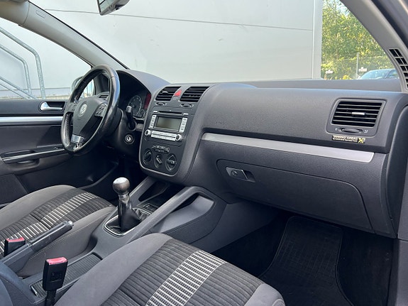 Volkswagen Golf V 5 of 19