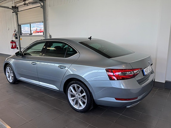 Skoda Superb 2 of 27