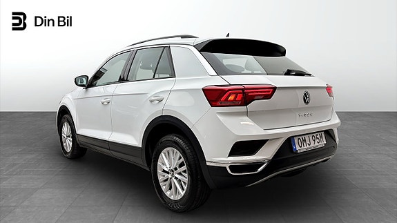 Volkswagen T-Roc 3 of 12