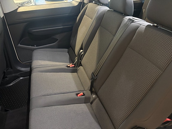 Volkswagen Caddy Maxi 10 of 18
