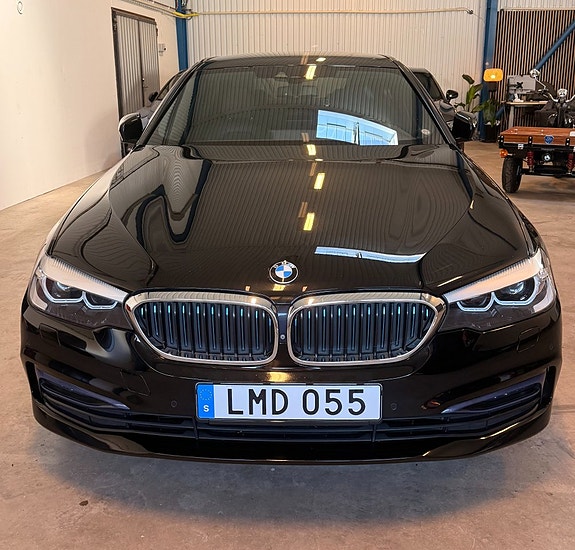 BMW 530e 5 of 5