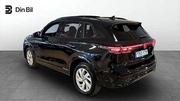 Volkswagen Tiguan 3 of 5