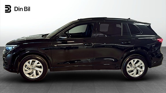 Volkswagen Tiguan 2 of 5
