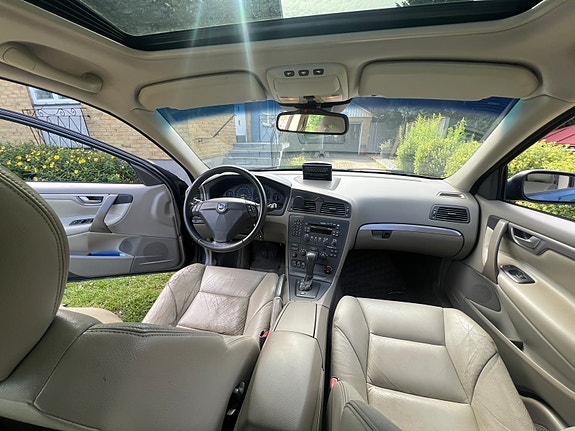 Volvo S60 3 of 5