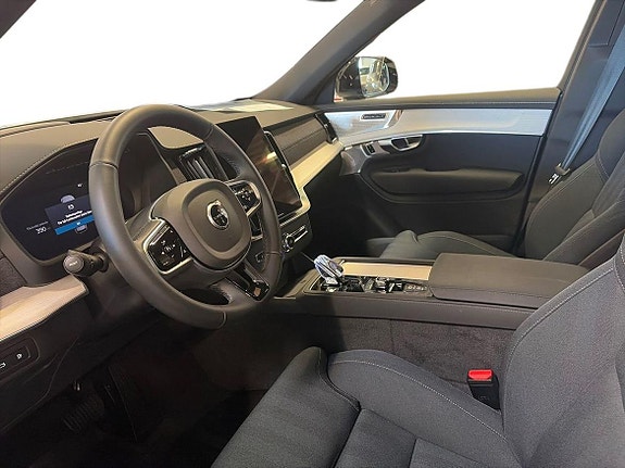 Volvo XC90 4 of 15
