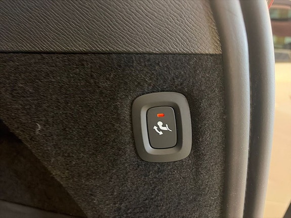 Volvo XC90 9 of 15