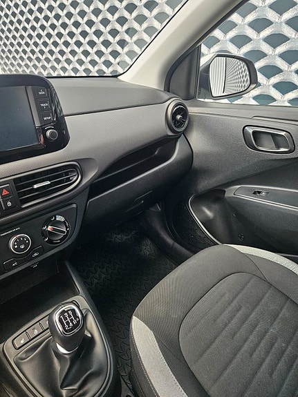 Hyundai i10 15 of 19