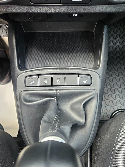 Hyundai i10 14 of 19