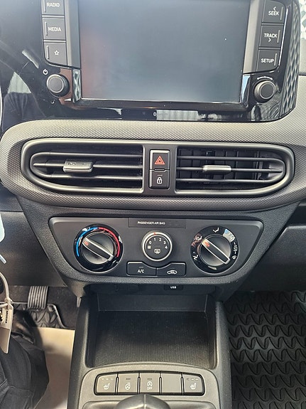 Hyundai i10 12 of 19