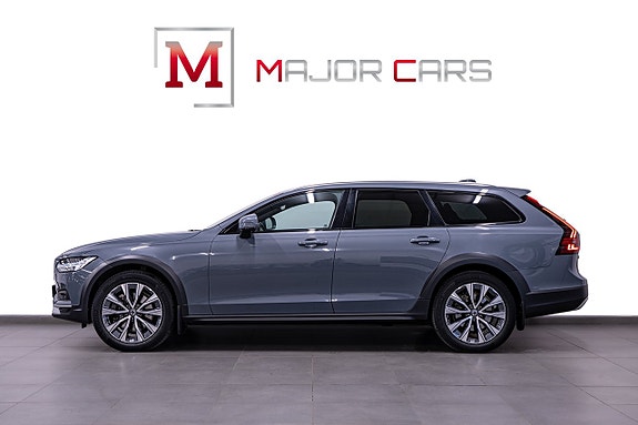 Volvo V90 Cross Country 3 of 5
