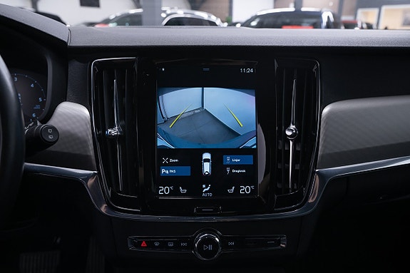 Volvo V90 Cross Country 21 of 27