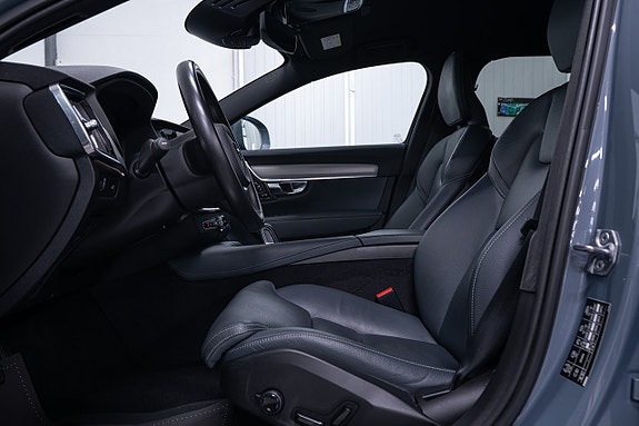 Volvo V90 Cross Country 11 of 27