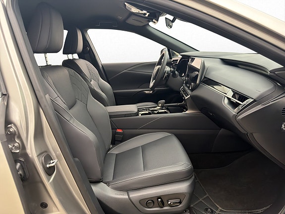 Lexus RX450h+ 13 of 30