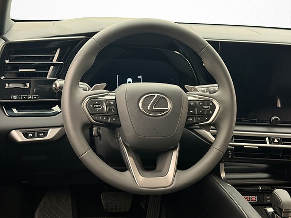 Lexus RX450h+ 16 of 30