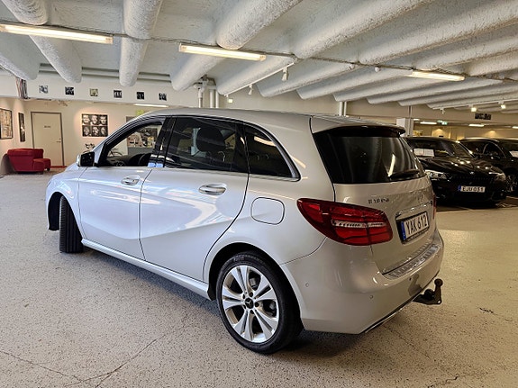 Mercedes-Benz B180 d 3 of 21