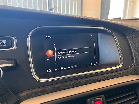 Volvo V40 8 of 9