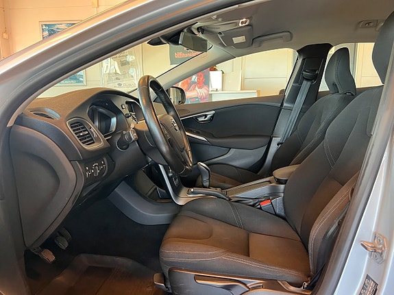 Volvo V40 5 of 9