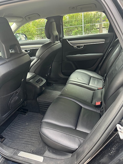 Volvo V90 2 of 6
