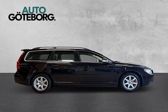 Volvo V70 3 of 17