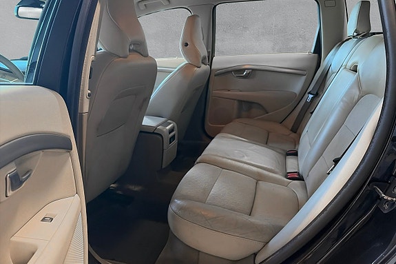 Volvo V70 15 of 17